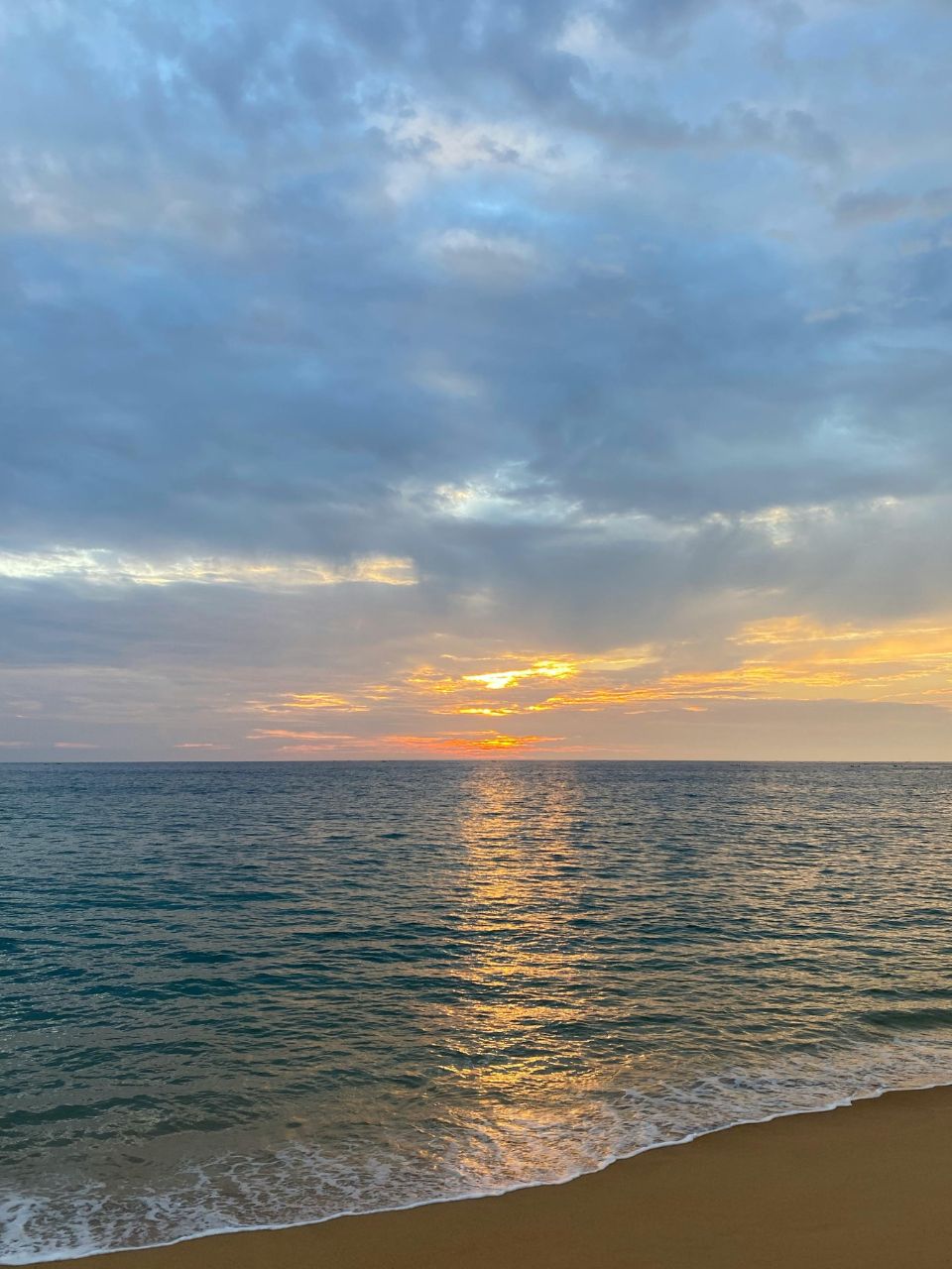 Relax at Golden Beach Chennai with Kaumadee Travels – a scenic coastal escape perfect for family fun, sunsets, and seaside adventures.